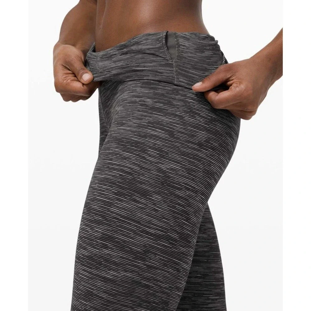 Lululemon Wunder Under High Rise Tight Women's Gray Striped Leggings Size 2‎